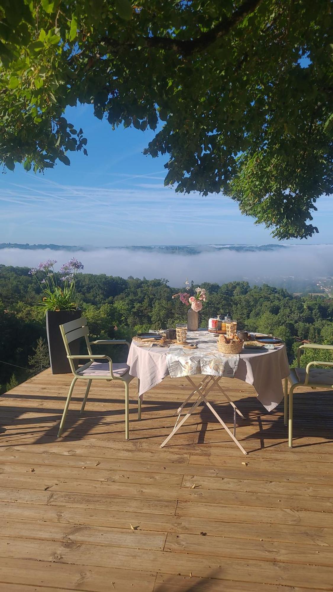 Le Clos Des Etoiles B&B Ле-Бюг Экстерьер фото